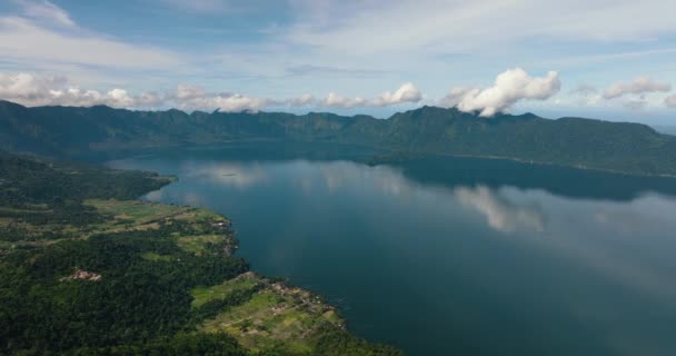Drone Aérien Lac Bleu Maninjau Dans Cratère Milieu Des Montagnes — Video