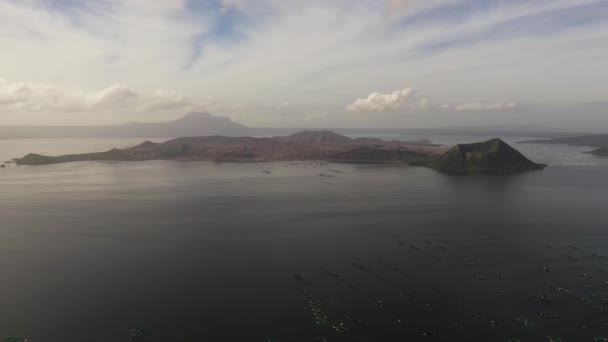Volcan Taal Avec Cratère Sur Une Île Milieu Lac Tagaytay — Video