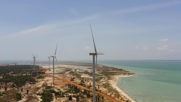 Deniz Kıyısında Rüzgar Türbinleri Olan Rüzgar Çiftliği Rüzgar Santrali Jaffna — Stok video