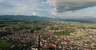 Bukittinggi, Endonezya 'da yer alan bir şehirdir..