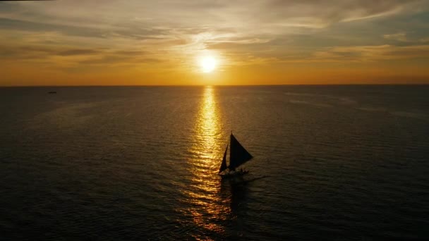 Yelkenli Tekneleri Boracay Filipinler Deki Hava Manzaralı Deniz Yüzeyinin Üstünde — Stok video