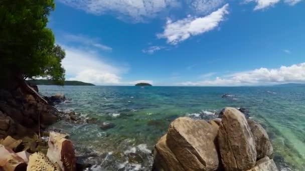 Ilhas Tropicais Contra Céu Azul Bornéu Malásia Praia Mamutik — Vídeo de Stock