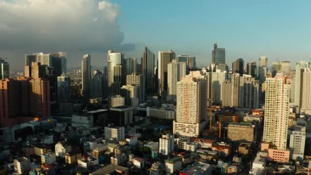 Luchtfoto Van Panorama Van Manilla Stad Wolkenkrabbers Zakencentra Een Grote — Stockvideo