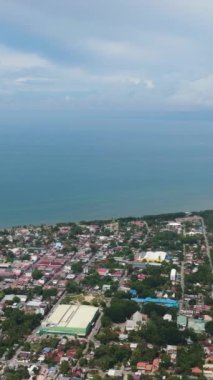 Bayawan şehrinin deniz kenarındaki hava aracı. Zenciler Doğu, Filipinler.