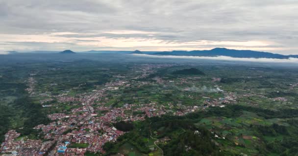 Dolina Gruntów Rolnych Miasta Berastagi Sumatra Indonezja — Wideo stockowe