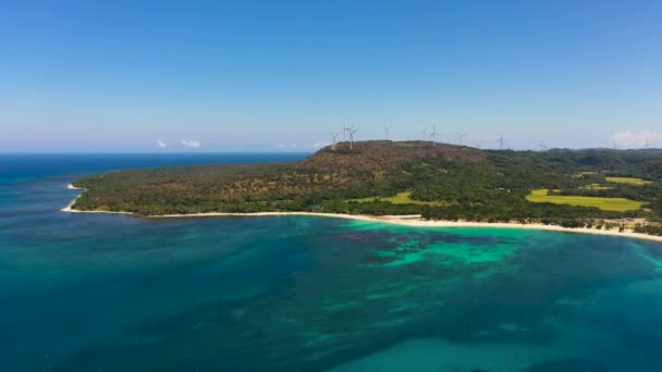 Dron Aéreo Playa Tropical Molinos Viento Pagudpud Ilocos Norte Filipinas — Vídeo de stock