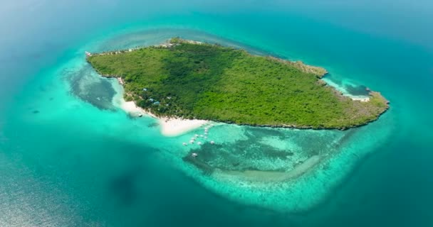 Plaża Tropikalnej Wyspie Błękitne Morze Wyspa Dziewicza Filipiny — Wideo stockowe