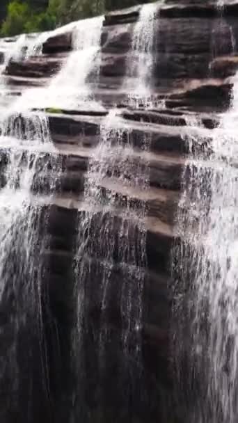 Schöner Wasserfall Regenwaldblick Von Oben Olu Ella Falls Sri Lanka — Stockvideo
