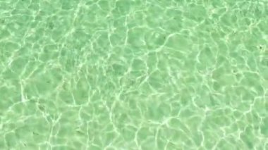 Cennet yaz tatil tropikal deniz su doku yansımaları tarihlerde.