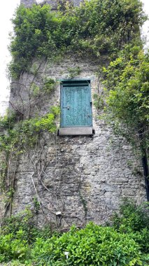 the mysterious and enigmatic historical architecture of Dublin attracts every day