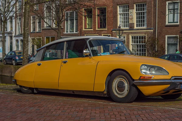 Leyde Pays Bas Mars 2023 Yellow Citroen Classic Car Street — Photo