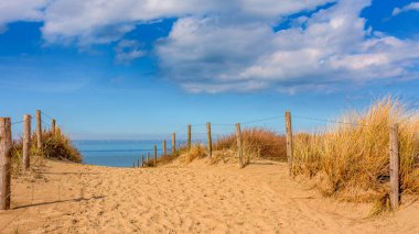 Katwijk aan Zee, Hollanda sahilinde kum tepesi