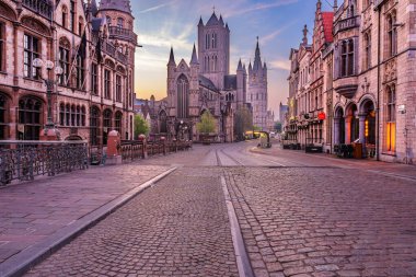 Günaydın beyler, Belçika ve Aziz Niklas Kilisesi