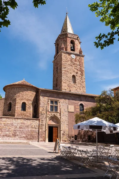 Frejus, Var, Provence-Alpes-Cotes-dAzur, Fransa 24 Mayıs 2022: Frejus 'un Notre-Dame ve Saint-Leonce Katedrali 