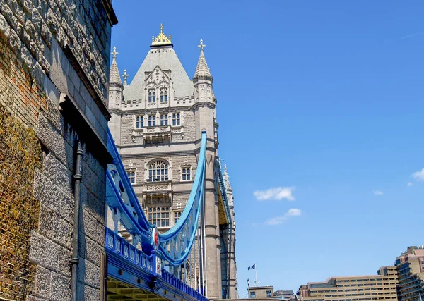 One Tower Suspension Barings Famous Tower Bridge Londyn Wielka Brytania — Zdjęcie stockowe