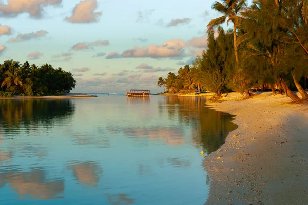 Aitutaki Cookeilanden November 2010 Prachtige Rustige Tropische Lagune Met Resort — Stockfoto