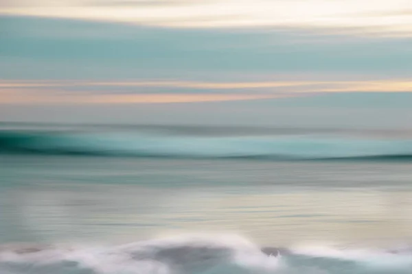 Coastal Abstract Crashing Waves Horizontal Camera Movement Background — Stock Photo, Image