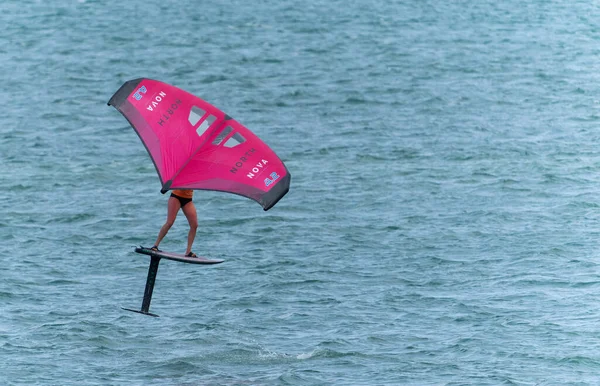 新西兰陶兰加 2023年3月8日 在Gwa巡回赛中与粉红帆展开横渡领港湾的比赛 — 图库照片
