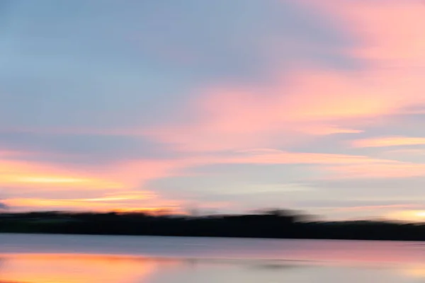 Голубые Розовые Небе Над Восходом Солнца — стоковое фото