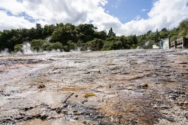 Orakei Korako Neuseeland April 2023 Weite Flache Geothermische Landschaft Mit — Stockfoto