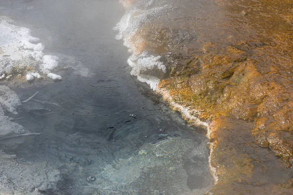 Uap Mengelilingi Formasi Silika Putih Orakei Korako Lanskap Panas Bumi — Stok Foto