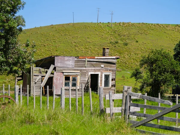 Verlaten Agrarische Werknemers Accommodatie Verval Het Platteland Van Nieuw Zeeland — Stockfoto