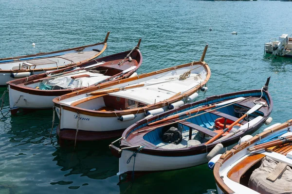 Portovenere Olaszország Április 2011 Halászhajók Kikötve Együtt Partján Olasz Halászfalu — Stock Fotó
