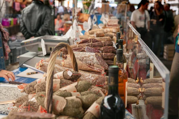 Traditionell Verarbeitete Fleischwaren Auf Dem Stadtmarkt Von Antibes Der Französischen — Stockfoto