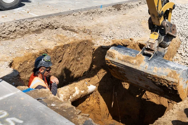 Tauranga Yeni Zelanda - Ekim. 2023; Altyapı yol çalışmaları ve sokak kazıları.