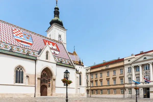 Kroatisches Parlamentsgebäude Und Markuskirche Auf Dem Markusplatz Zagreb Kroatien Stockbild