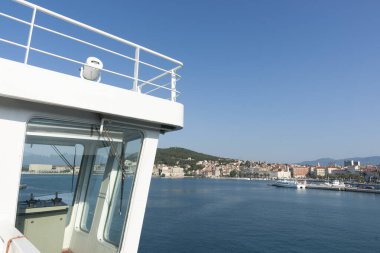 Hırvatistan 'ı Böl - 26 Mayıs 2011: şehirden adalara nakliye sağlayan teknelerle feribot iskelesi ve manzaralı.