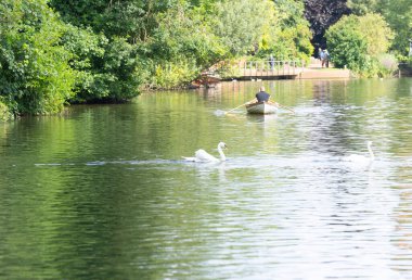 Stratford Upon Avon - Birleşik Krallık; 28 Temmuz 2024; Yaz günü River Avon and Walk