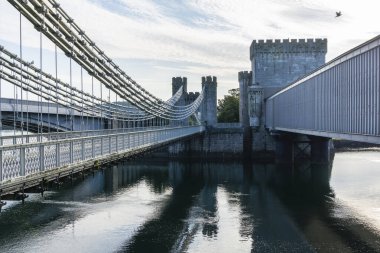 Conwy Nehri 'nden Şatoya Köprüler.