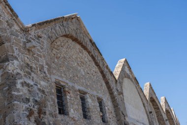 Testere Dişi, Venedik 'in Venedik gemilerinin Girit' teki Chania geçidi boyunca yüzlerini kaplıyor..