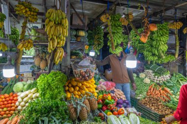 Nuwara Eliya Sri Lanka - 6 Eylül 2024 Viktorya Pazarı içinde üretim ve faaliyet