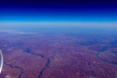 Avustralya 'nın kırmızı toprakları ve arazisi doğrudan aşağıdadır..