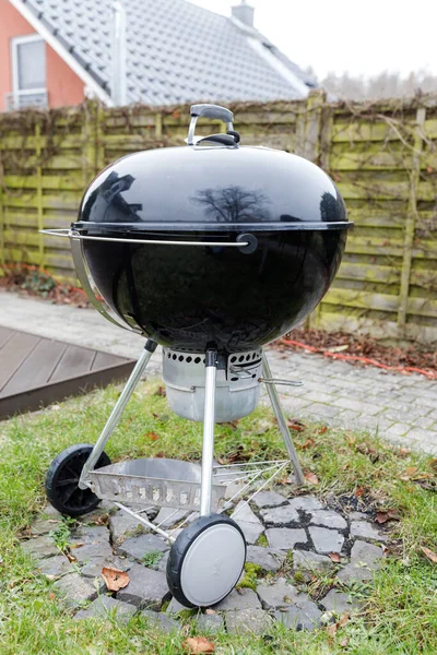 Barbecue Grill Middle Yard Lawn Cooking Yard — Stock Photo, Image