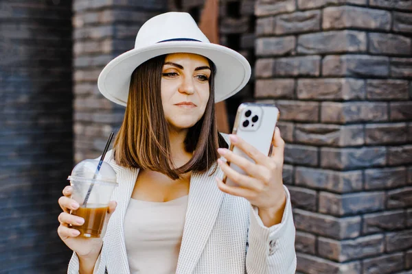 Beautiful Woman Going Meeting Cold Coffee Holding Phone Walking Street — Photo