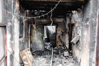 Açık Kapılı Yangına Zarar Veren Bina