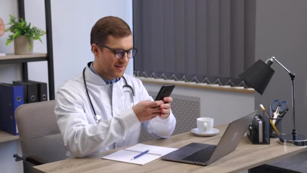 Male Doctor Medical Worker Modern Clinic Wearing Eyeglasses White Coat — Wideo stockowe