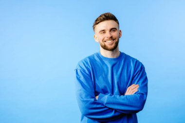 Vay canına, inanılmaz. Şok olmuş adam gülümsüyor, ellerini fotokopi alanına doğrultuyor..