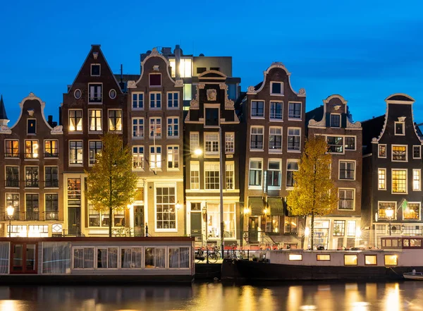 Amsterdam Abend Typisch Holländische Häuser Und Hausboote Entlang Der Amstel — Stockfoto