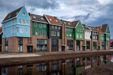 Zaandam Letterhout 'taki modern Flaman evleri, Zaan bölgesinde tipik mimari özelliklere sahip yeni yerleşim yerleri.