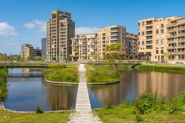 Holland Park Diemen, Amsterdam, Hollanda 'nın kıyısında yeni ve modern bir mahalle.