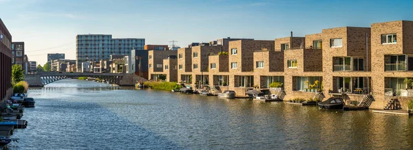 荷兰阿姆斯特丹的一个现代住宅区Ijburg的全景 — 图库照片