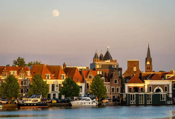 Cidade Holandesa Haarlem Pôr Sol Vista Para Rio Spaarne Torre — Fotografia de Stock