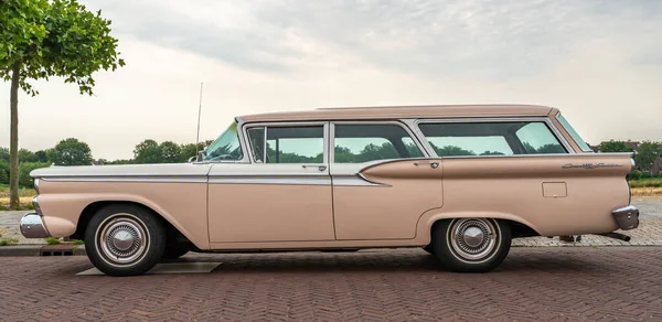 Lelystad Hollanda 2023 1959 Dan Kalma Klasik Ford Country Sedan — Stok fotoğraf