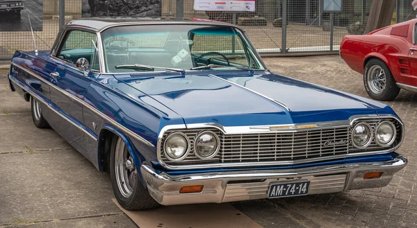 Lelystad Holanda 2023 Carro Clássico Chevrolet Impala 1964 Dia Nacional — Fotografia de Stock