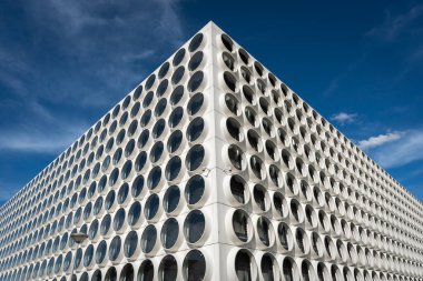 Amsterdam, Hollanda, 07.04.2024, Öğrenci Deneyimi Amsterdam Zuidas, modern öğrenci merkezi, fütüristik bina, geniş açılı çekim