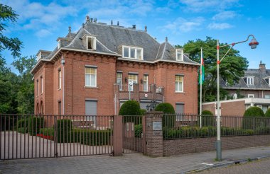 Lahey, Hollanda, 21.07.2024, Lahey 'deki Azerbaycan Cumhuriyeti Büyükelçiliği